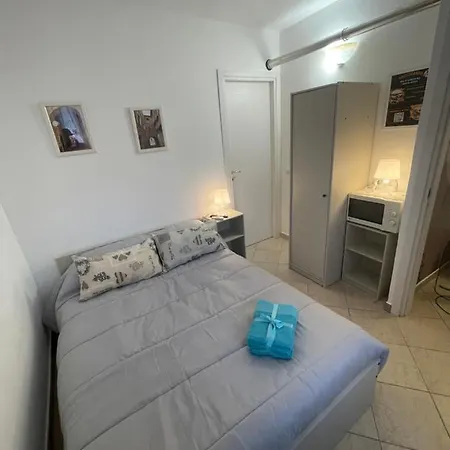Bed & Breakfast La Casetta Di Azzurra Camera Dany
