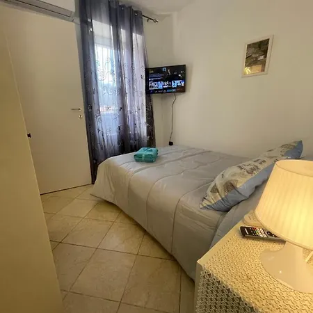 La Casetta Di Azzurra Camera Dany Bed & Breakfast